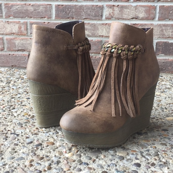 sbicca wedge booties